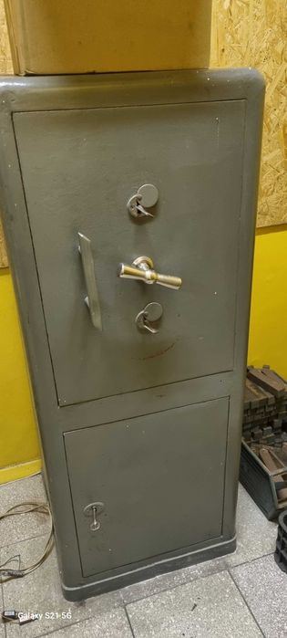 Safe w bardzo dobrym stanie