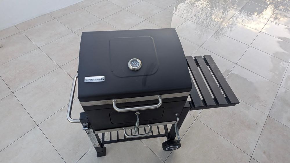 Churrasqueira a Carvão Profissional (Estilo Americano)