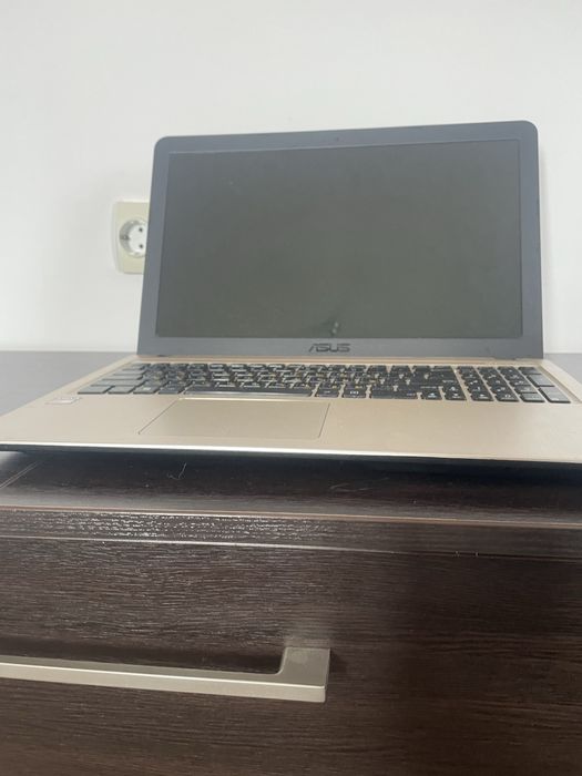 Ноутбук asus SonikMaster