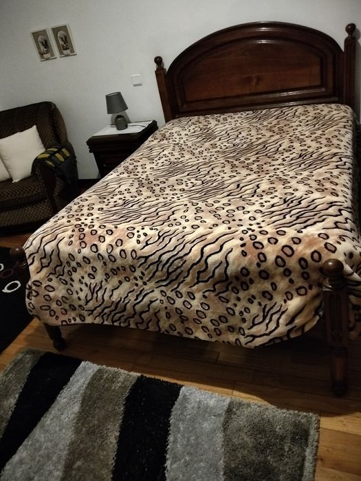 Vendo cama e mobília de quarto completa