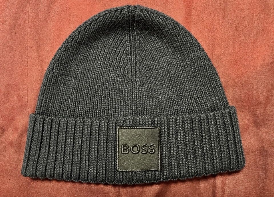 Oryginalna czapka zimowa BOSS