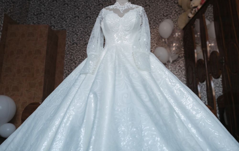 Весільна сукня розмір 42-44