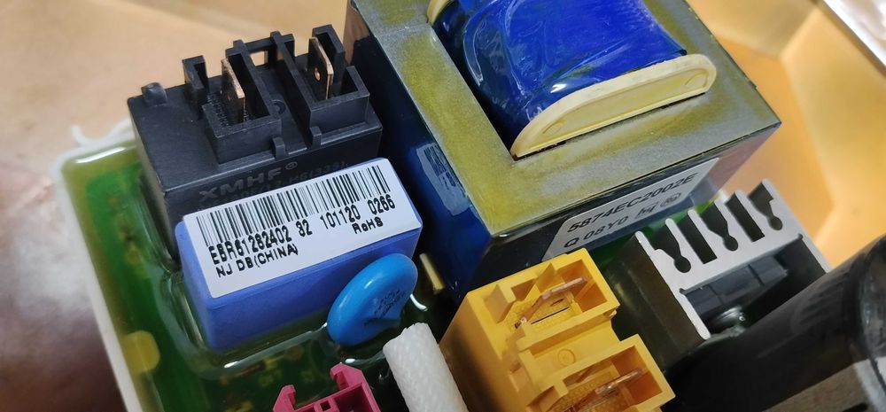 Pralka LG F1068LD elektronika sterująca.