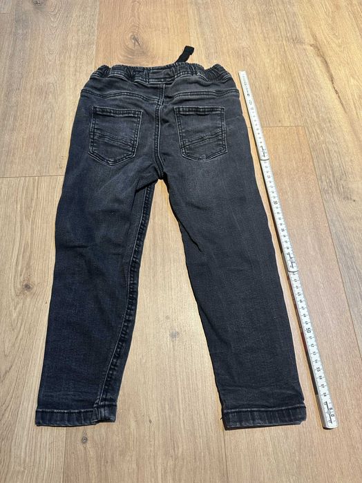 Spodnie jeansy chłopięce Reserved rozmiar 110 czarne joggery