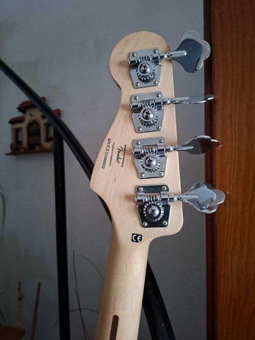 Baixo Squier P Bass Affinity (Indonesia) + Bag Fender