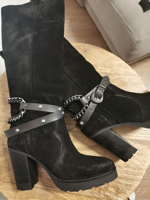 Botas em pele cano alto pretas n. 38
