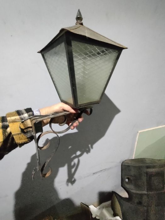 Прибудинковий ліхтар