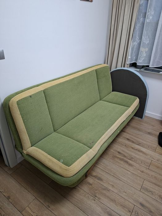 Oddam wersalkę/kanapę
Może komuś sie przyda do budynku gospodarczego lub na budowe.