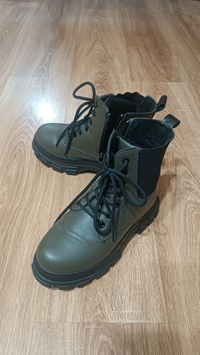 Жіночі зимові ботинки