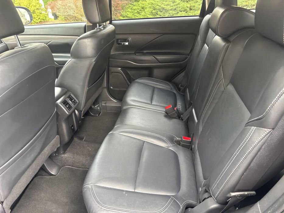 Mitsubishi Outlander SEL      2020