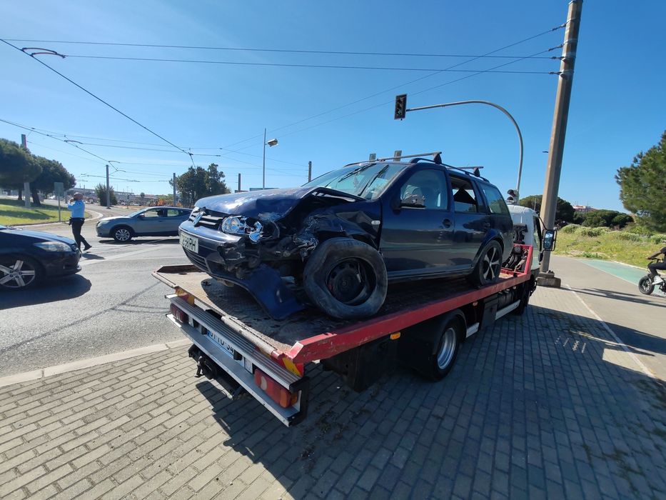 Serviço de reboque / pronto socorro automóvel 24h
