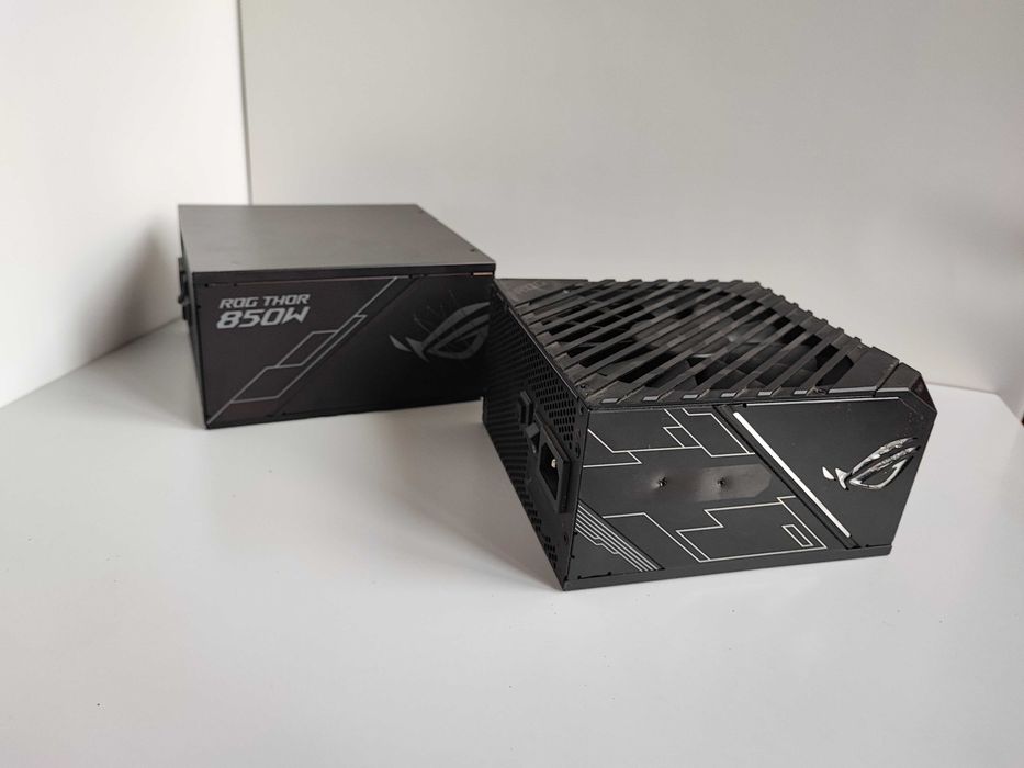 Блок живлення Asus Rog Thor 850W,80 Plus Platinum без шнура та кабелів