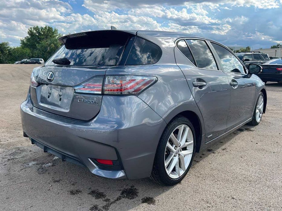Lexus CT 200h      2017