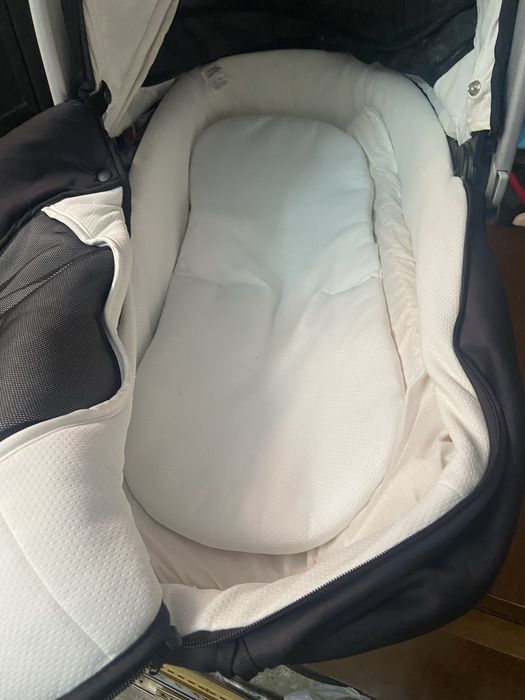 Alcofa de bebe da marca chicco