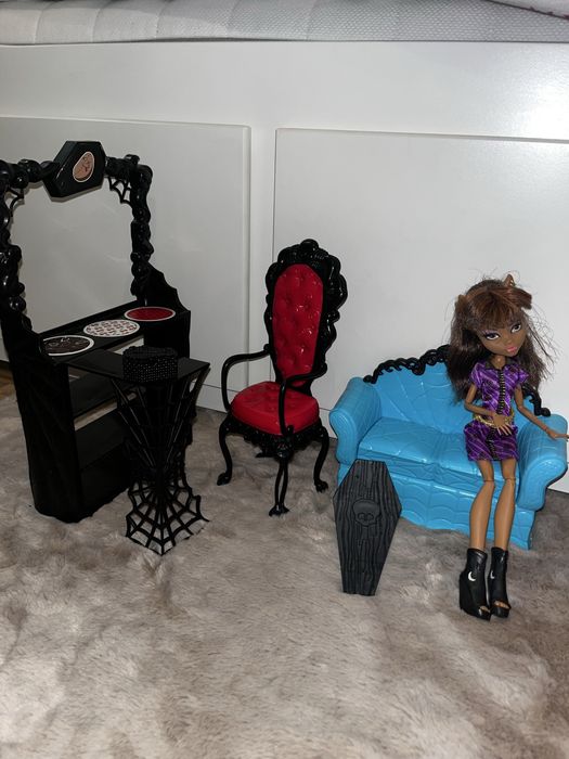 ZESTAW Kawiarnia Monster High mebelki + Clawdeen Wolf