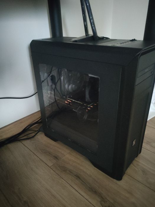 I7 12700kf/32gb DDR4/RX 7700xt/650w