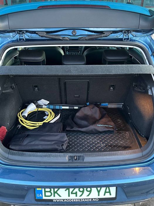 Volkswagen  - eGolf 2017