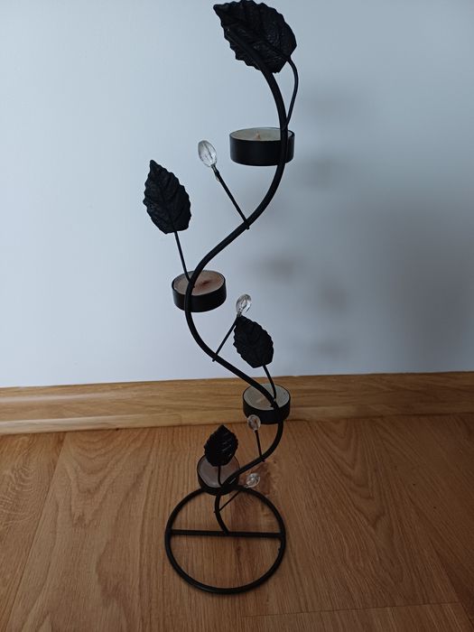 Sprzedam metalowy świecznik