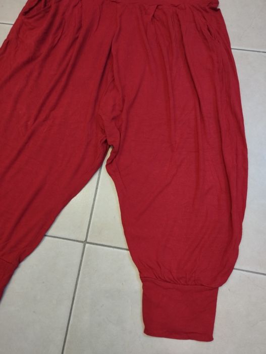 Calças vermelhas tipo balão Bershka