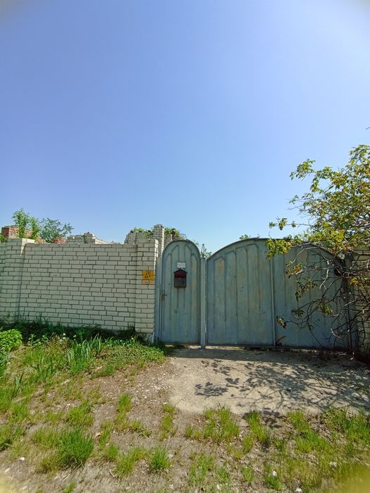 Кутова земельна ділянка під будівництво на Бобровиці
