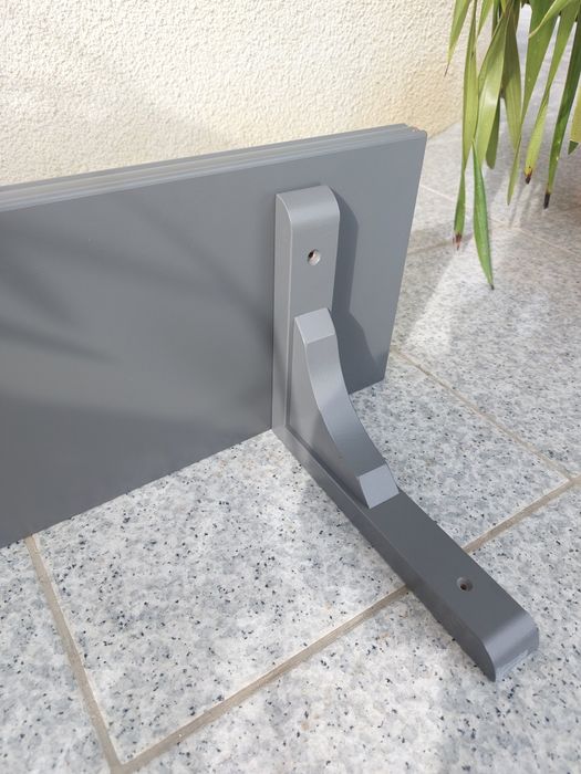 Estante do IKEA com suportes