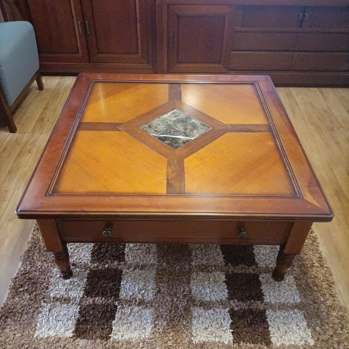 Coffee table with drawer64286110129794123