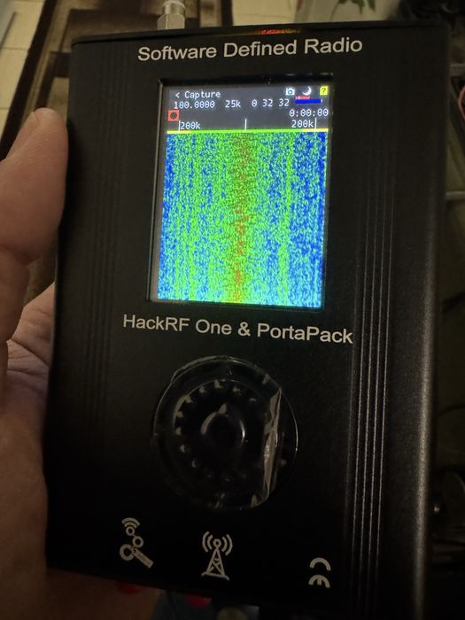 Прилад HackRF One & PortaPack