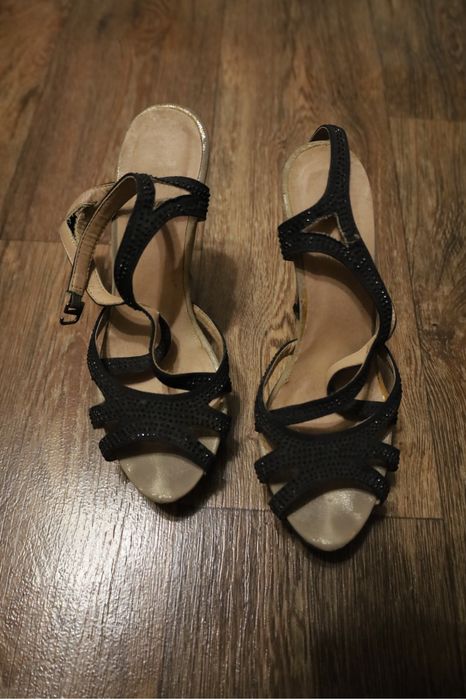 Босоніжки жіночі 38 розмір