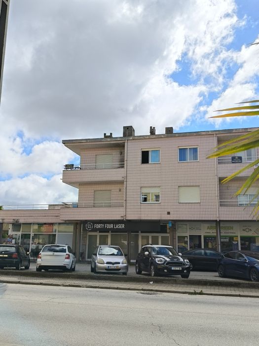 Apartamento T3 com 3 Frentes, Arrifana