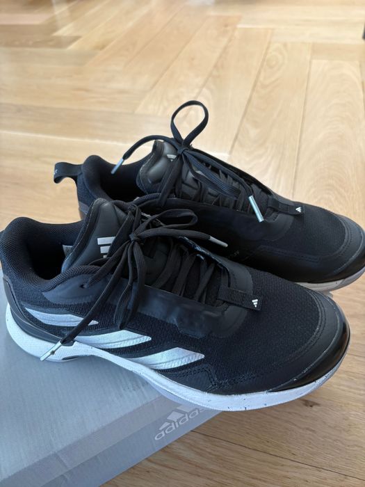 Adidas black trainers for padel / tennis