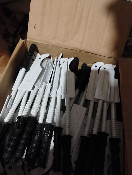 Wspornik hak uchwyt do grzejnika aluminium Kołek fi-12mm, dł 175/215mm