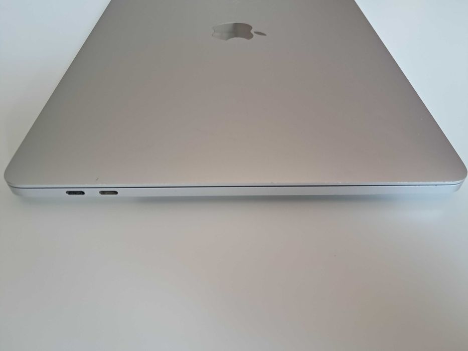 Apple MacBook Pro 2020 13'' i7 32GB 512GB SSD Retina Touch Bar