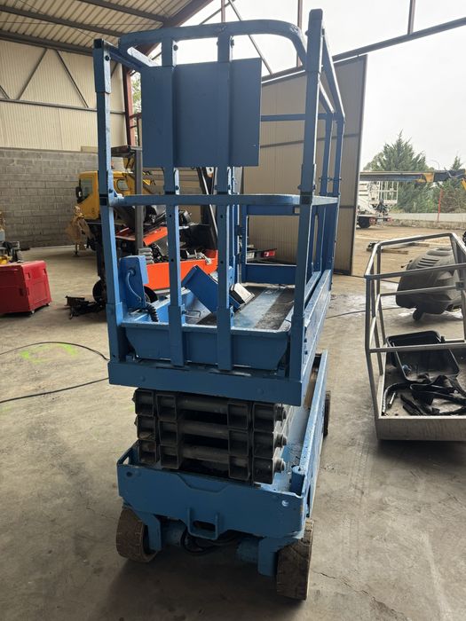 Plataforma elevatoria eletrica tesoura 8mt (usada)