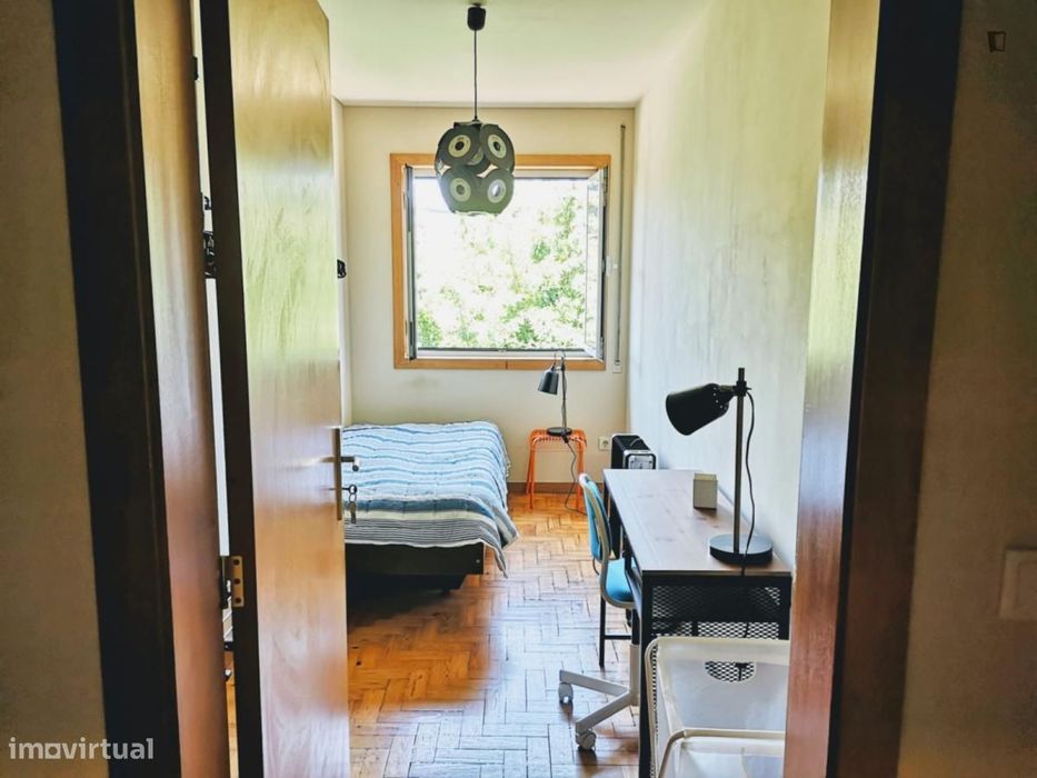 Quarto - localizado em Sé de Braga e São Lázaro Braga
