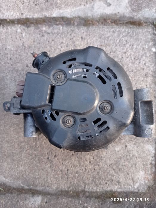 Alternator Toyota Avensis T27
