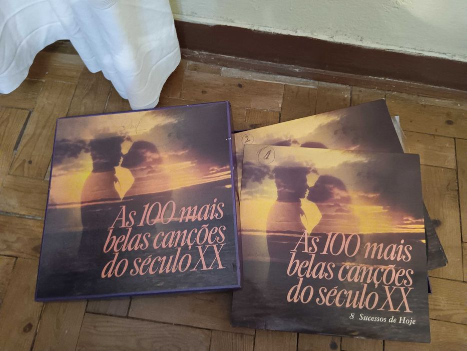 Caixa  de edição especial com 8 LP