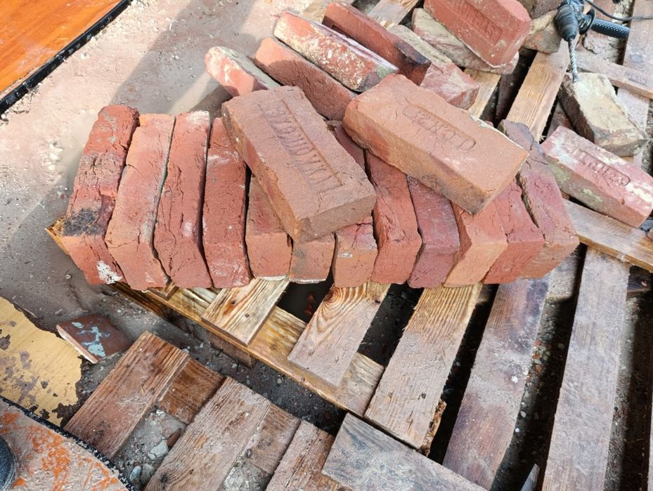 Старовинна цегла.  " польська  австрійська цегла "