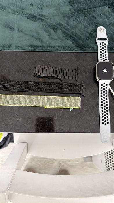 Apple watch serie 7 45mm Nike esition