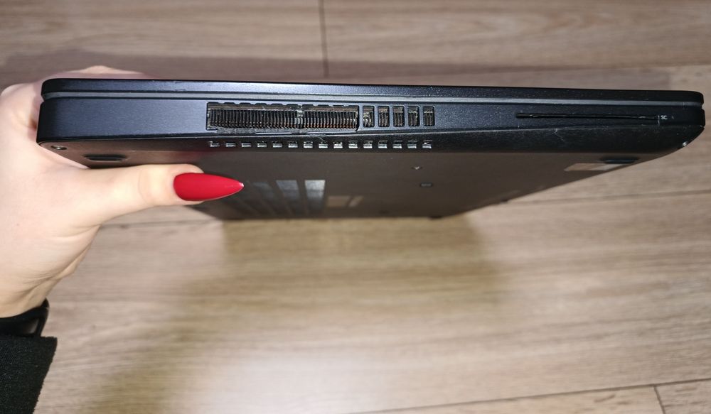 Ноутбук Dell Latitude E5570