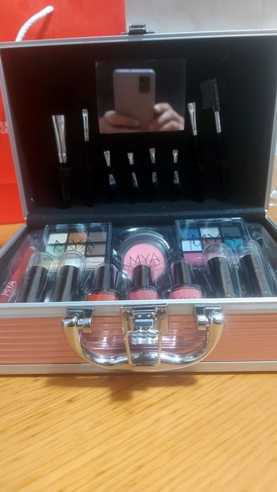 Kit de Maquilhagem MYA
