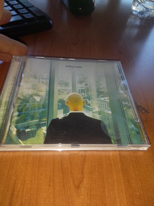 Cd moby hotel em bom estado