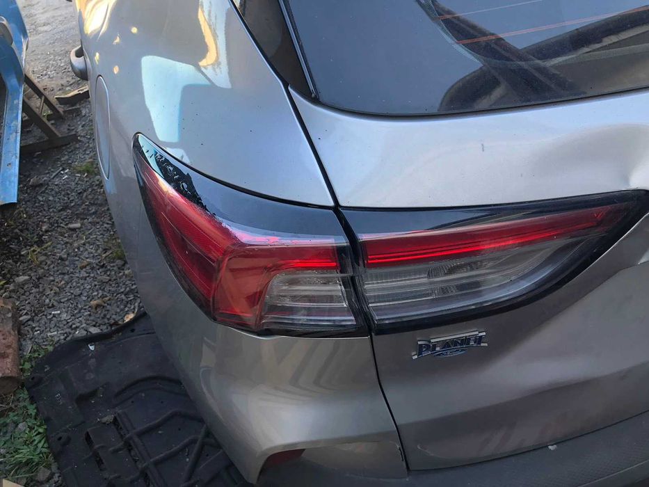 Стоп фонарь задній ford escape mk4 2020 -