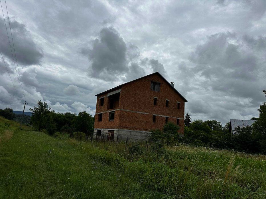 Продається будинок в м. Тячів