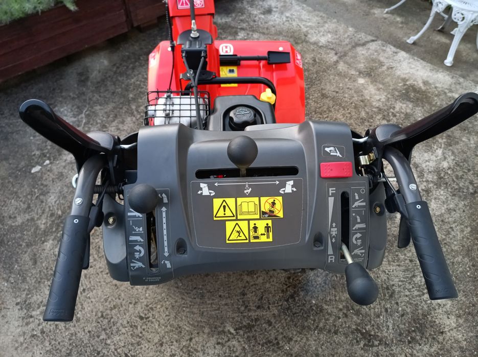 Odśnieżarka Husqvarna ST268EP