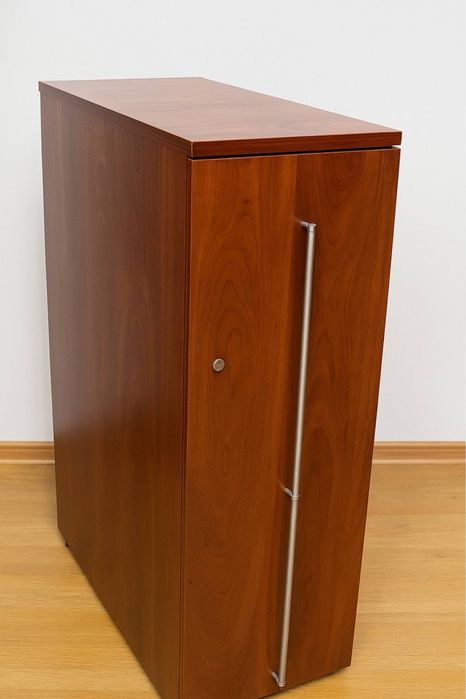 РАСПРОДАЖА столы  Столы LOFT парты Кресла Стулья Рецепшен Шкафы Тумбы