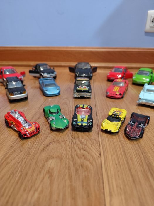 Conjunto carrinhos - inclui Porsche, Volkswagen e Jipe