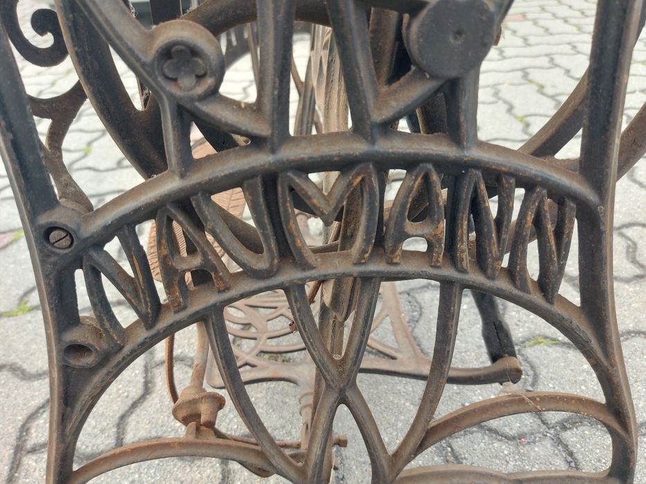 Stara maszyna do szycia Naumann kolekcjonerska