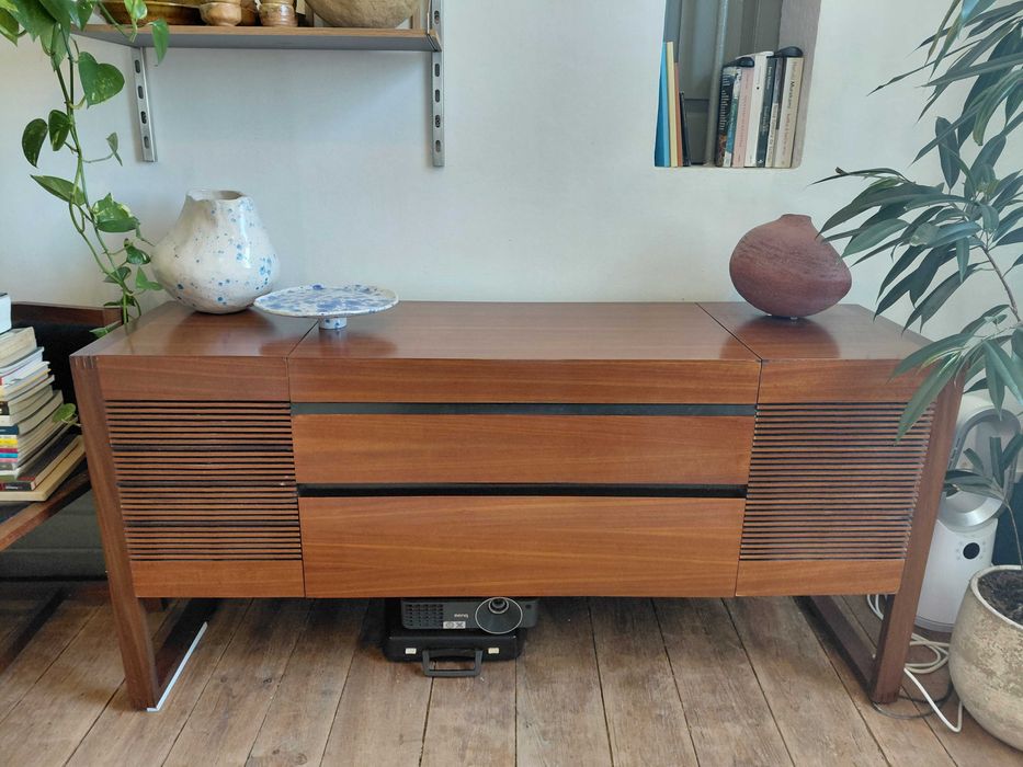 Rádio vinil anos 70 produzido em Inglaterra