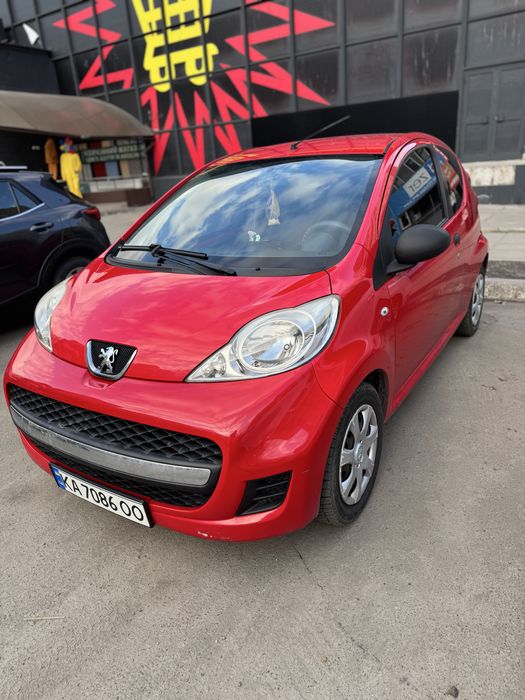 Peugeot 107 2011 року