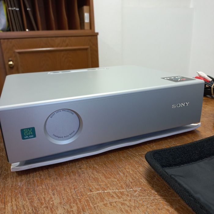 Projector Sony VPL ES2